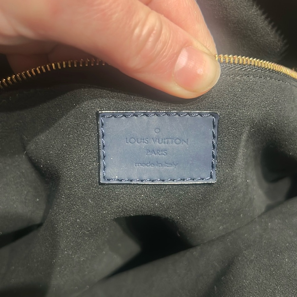 Louis Vuitton Navy Monogram Lockit Verticle W/ Certificate of Authenticity - Picture 7 of 16